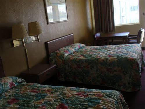 פוקומוק סיטי Travelers Budget Inn - Pocomoke מראה חיצוני תמונה